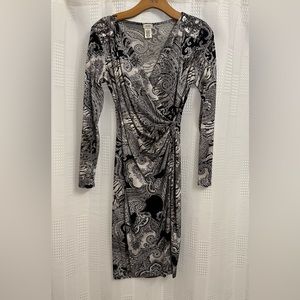 Black & white patterned front wrap dress. Sz small, never worn. Dress from Cache